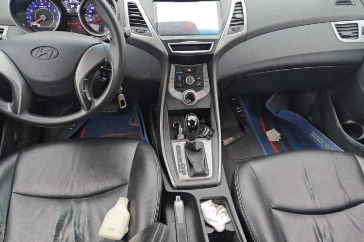 Used Hyundai Elantra (5th Generation / Langdong) 2016 1.6L Automatic Smart Version
