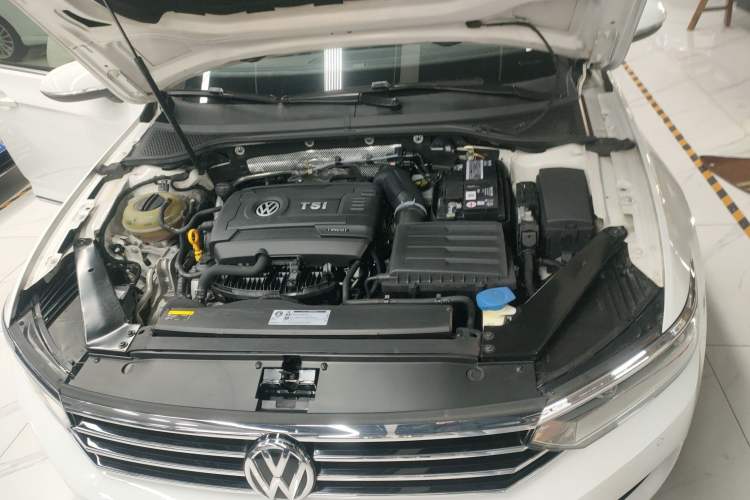 Used Volkswagen Magotan 2018 Facelift 330TSI DSG Luxury Model
