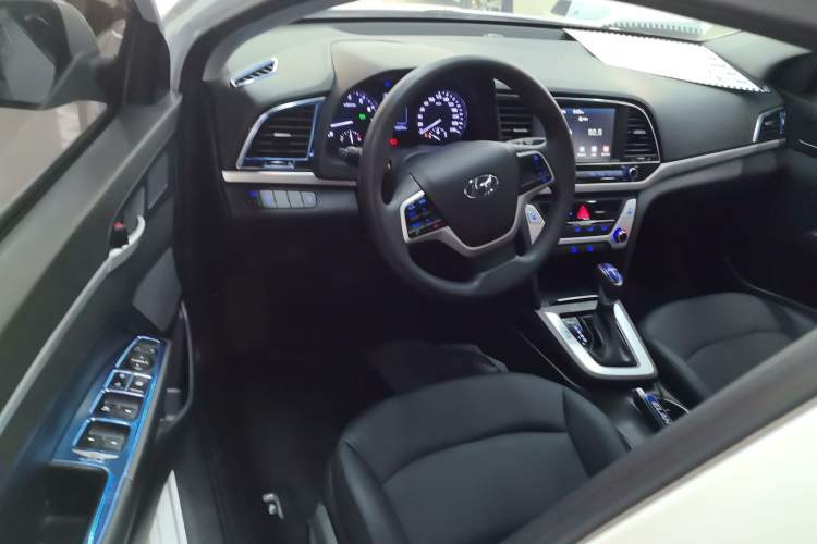 Used Hyundai Elantra 2016 1.6L Automatic ZhiXuan – Elite Version
