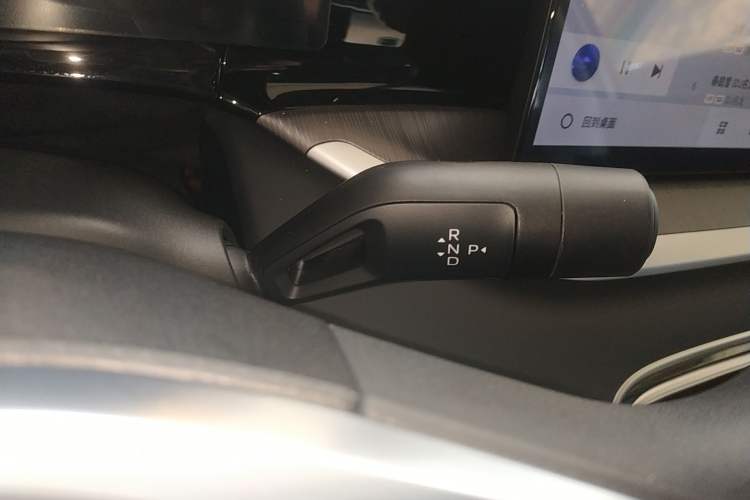 Used  Galaxy Stellar 6 
