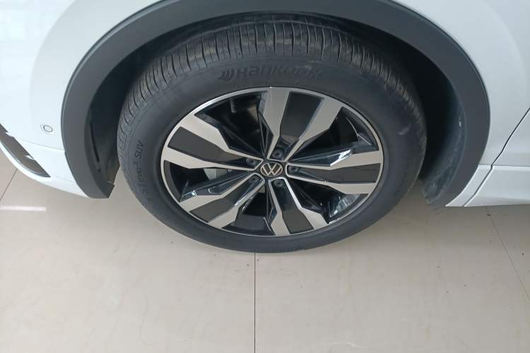 Used Volkswagen Tiguan L 2023 330TSI Automatic Two-Wheel Drive R-Line Enjoyment Edition
