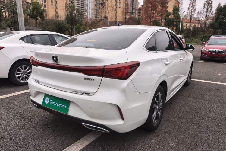 Used Changan Eado 2024 PLUS Blue Whale NE 1.4T GDI DCT High-Energy Edition
