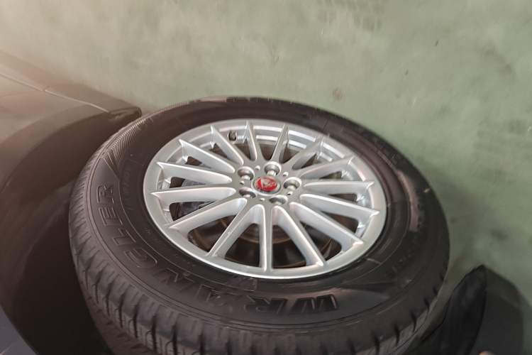 Used Jaguar F-PACE 2016 2.0T Two-Wheel Drive Urban Luxury Edition
