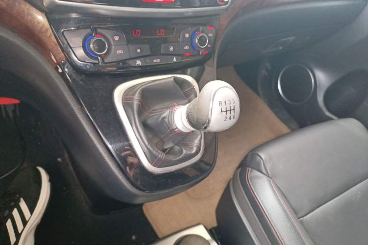 Used Haval H6 2013 Sports Edition 1.5T Manual Two-Wheel Drive Elite Model
