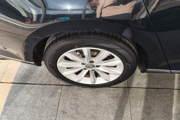 Used Volkswagen Magotan 2017 330TSI DSG Leading Model
