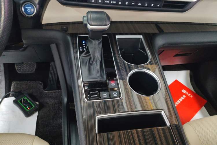 Used Toyota Granvia 2023 2.5L Hybrid Prestige VIP Edition