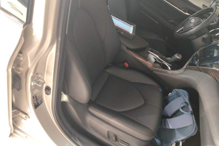 Used Toyota Camry 2019 Revised Version 2.0G Luxury Edition
