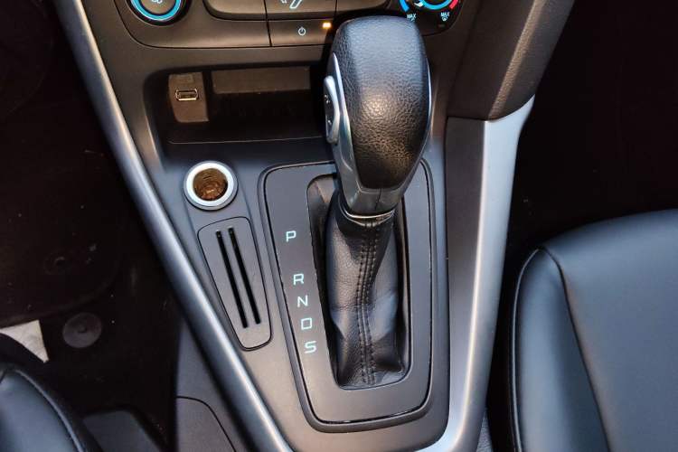 Used Ford Focus 2015 Hatchback 1.6L Automatic Comfort Model
