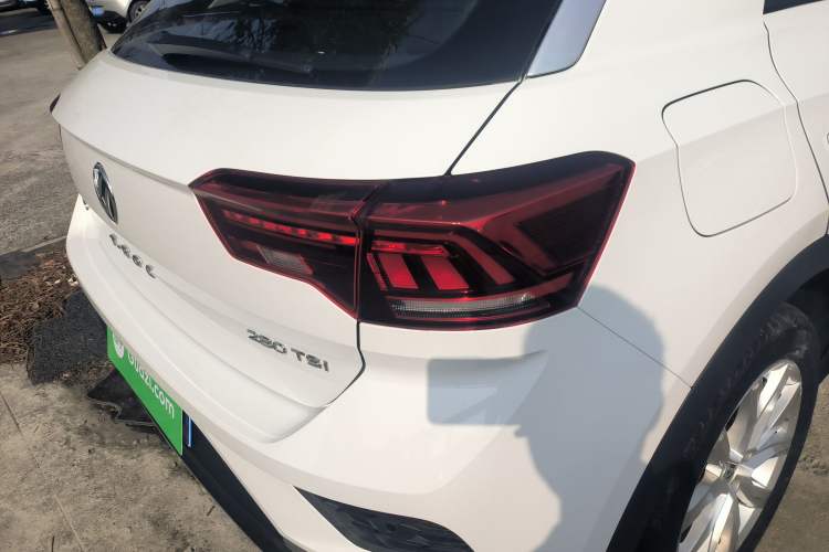 Used Volkswagen T-ROC 2020 280TSI DSG Two-Wheel-Drive Elite Version
