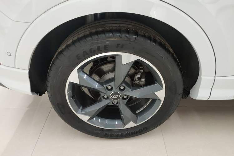 Used Audi Q3 2023 35 TFSI Fashion Dynamic Model (1.5T)
