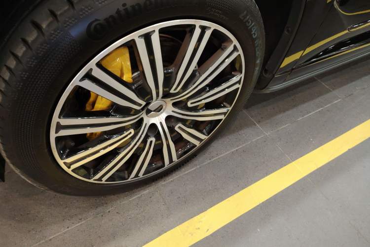 Used Denza N9 2025 Flagship Model
