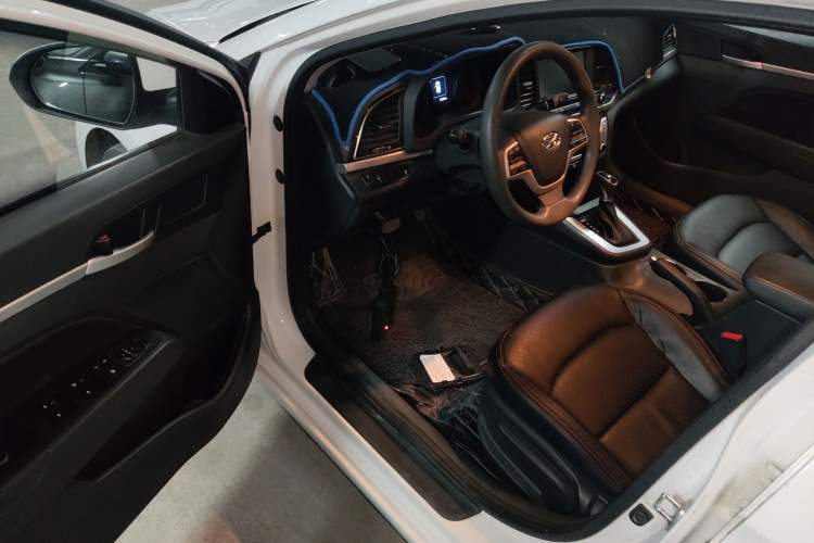 Used Hyundai Elantra 2016 1.6L Automatic ZhiXuan – Elite Version