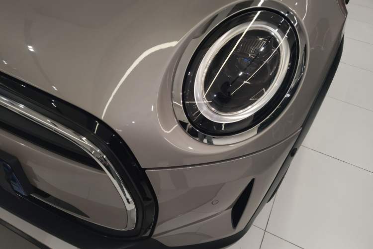 Used  MINI 2023 1.5T COOPER Artist Five-Door Edition
