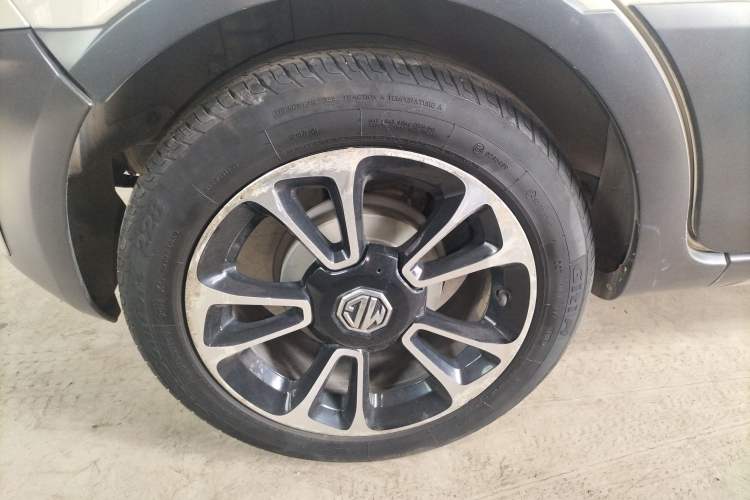 Used MG 3SW 2015 1.5L AMT Elite Version
