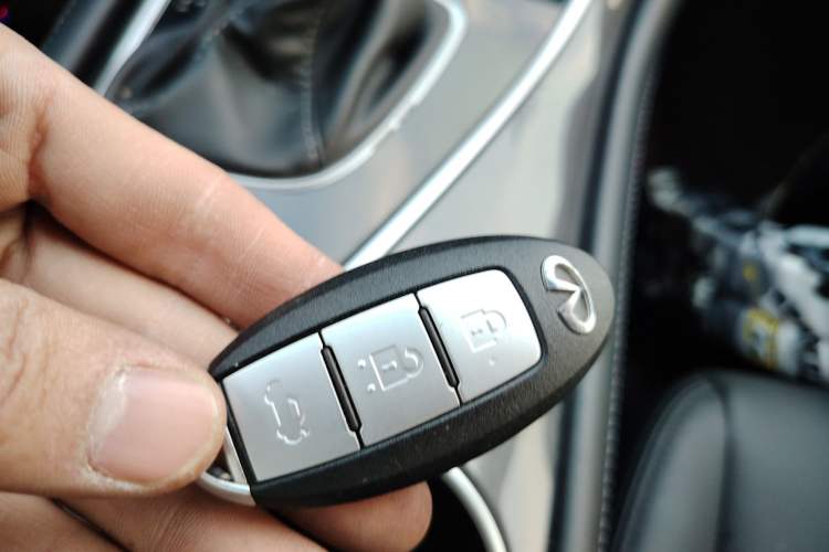 Used Infiniti Q50L 2018 2.0T Comfort Edition China VI Standard
