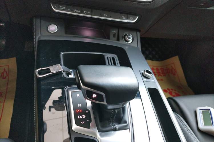 Used Audi Q5L 2022 40T Fashionable and Dynamic Model
