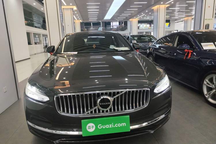 Used Volvo S90 2024 B5 Zhiyi Luxury Edition
