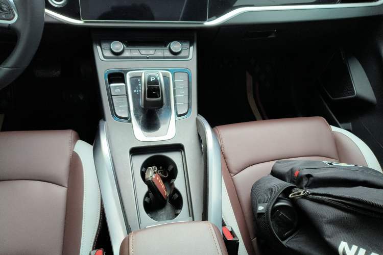 Used Geely Auto Emgrand X7 Sport 2022 1.8TD DCT Zhiya Trim