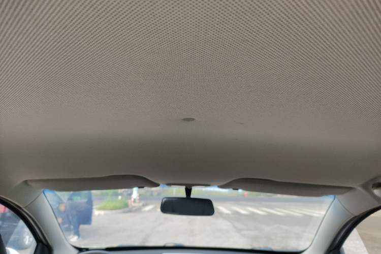 Used Baojun 310 2016 1.2L manual Comfort trim level