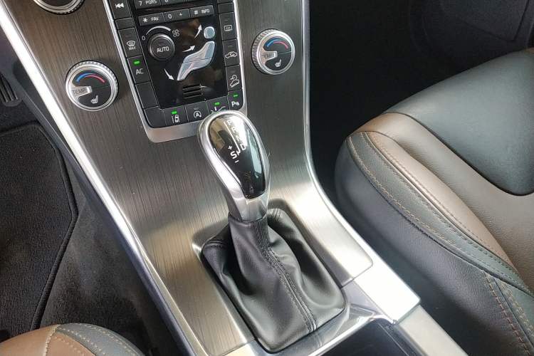 Used Volvo XC60 2016 T5 AWD Zhiyuan Edition
