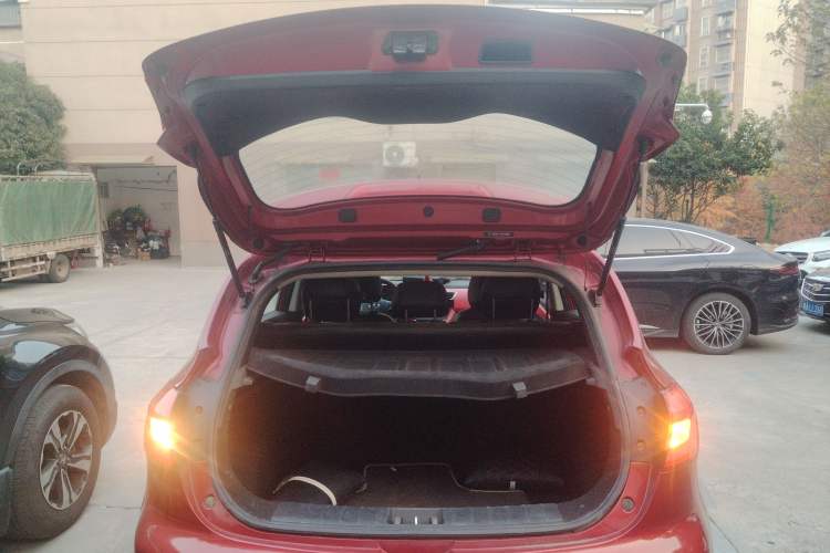 Used  Refine S2 2015 1.5L Manual Luxury Smart Model
