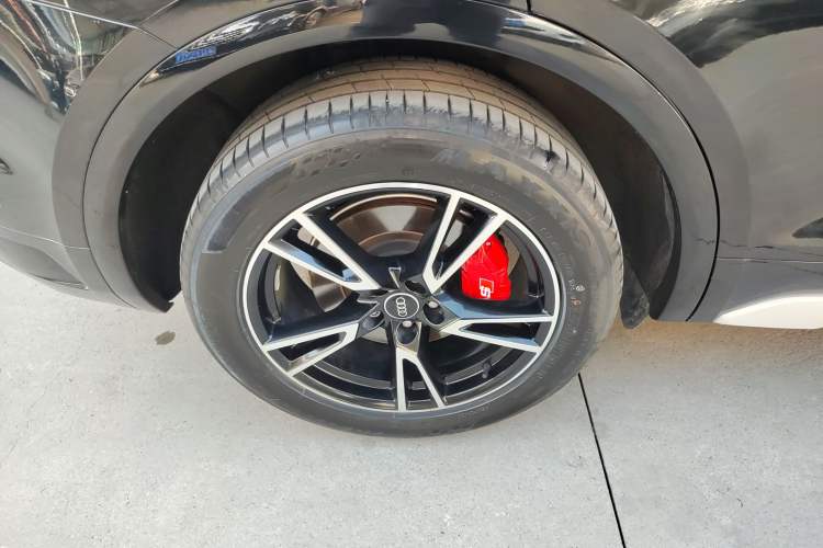 Used Audi Q5L 2022 40T Fashionable and Dynamic Model
