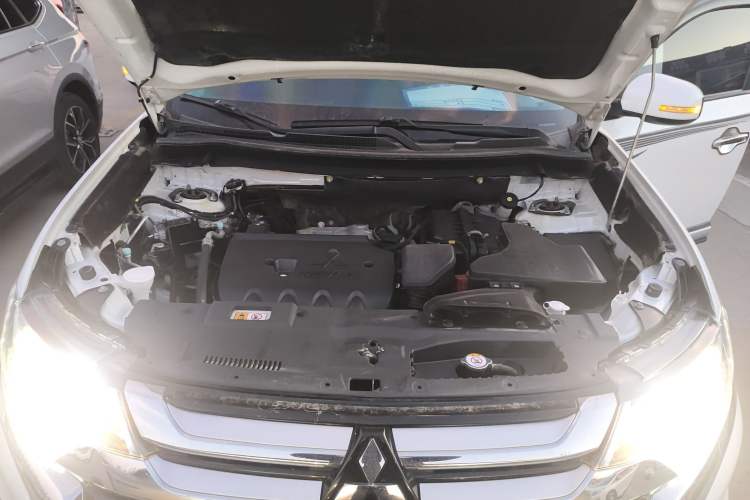 Used Mitsubishi Outlander 2018 2.0L Two-Wheel Drive Glory Edition 5 Seats
