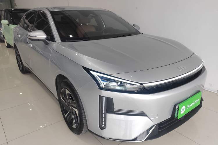 Used  L6 2025 EM-i 140km Starship Edition