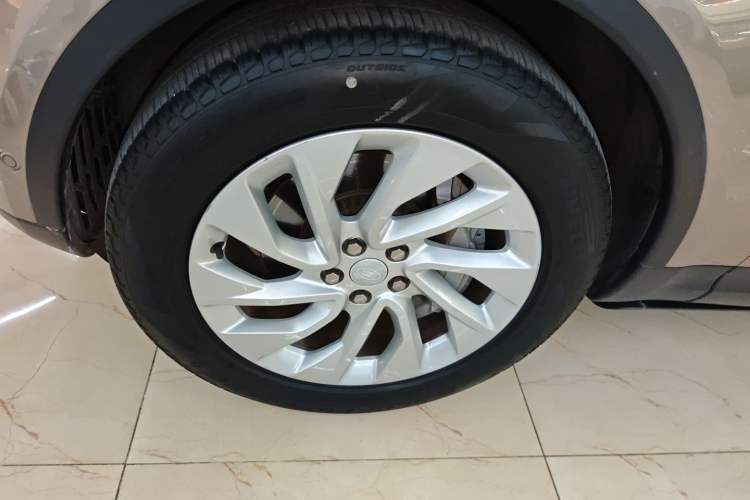 Used Land Rover Discovery 2023 300PS S