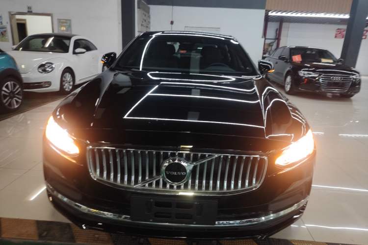 Used Volvo S90 2024 B5 Zhiyi Luxury Edition
