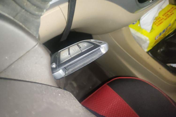 Used Baojun 730 2014 1.5L manual standard trim 7 seats
