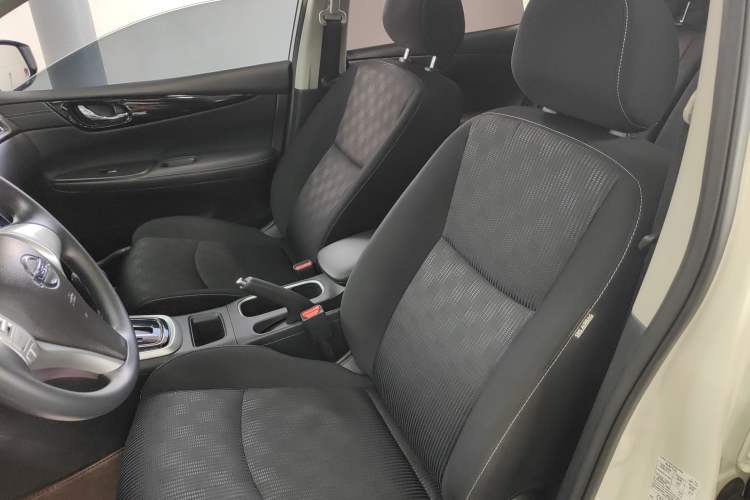 Used Nissan Tiida 2021 1.6L CVT Cool Edition
