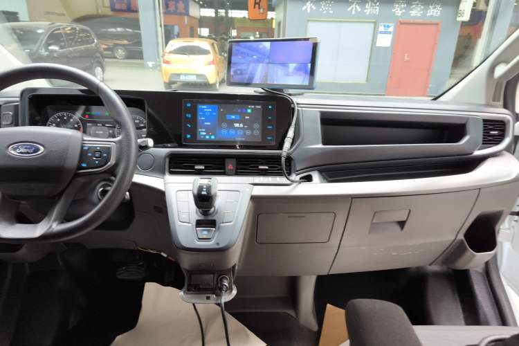 Used Ford Transit 2023 2.0T Gasoline Automatic Multi-Purpose Commercial Vehicle Mid-Drive Low-Roof Design 5/6 Seats