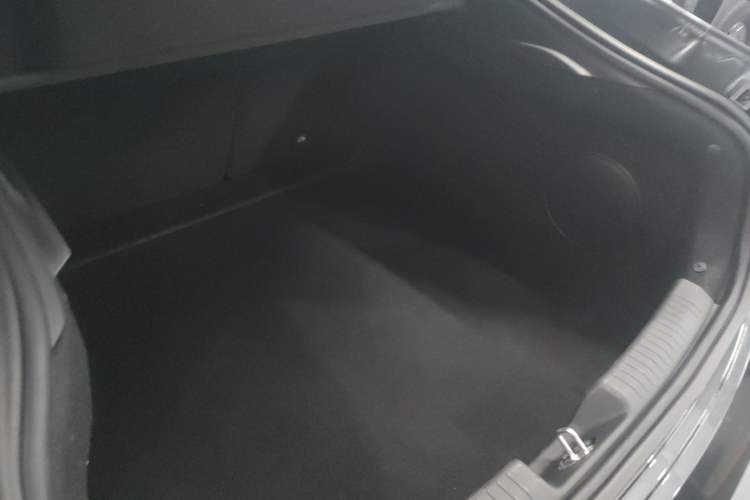 Used Changan UNI-V iDD 2023 ZhiDian iDD 1.5T 113km ZhiKu Model
