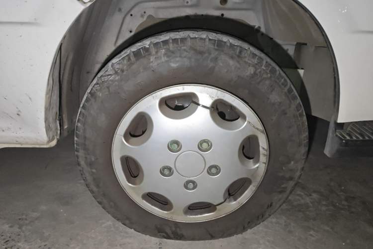 Used Jinbei Hiace 2016 2.0L Express Series Standard Version V19
