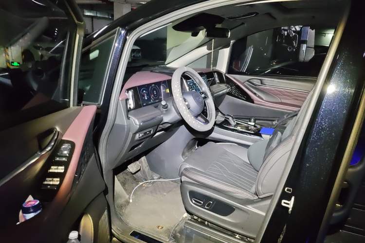 Used GAC Trumpchi M8 2024 Master Series 400T Prestige Edition
