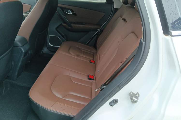 Used FAW Senya R7 2017 1.6L Manual Luxury Model
