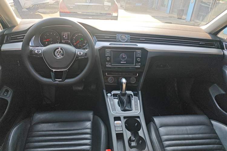 Used Volkswagen Magotan 2018 330TSI DSG Advanced Model
