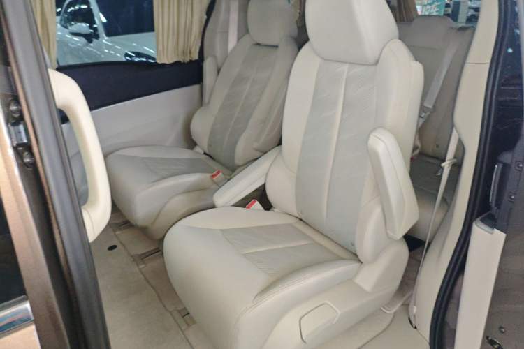 Used Buick GL8 2023 Land Executive Class Smart Enjoyment Model
