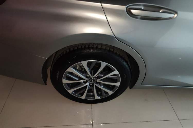 Used Lexus ES 2024 200 Premium Edition