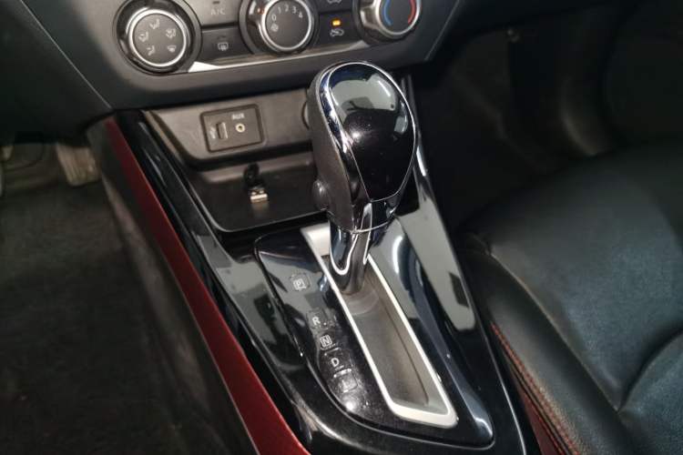 Used Nissan Lannia 2016 1.6L CVT Cool Edition
