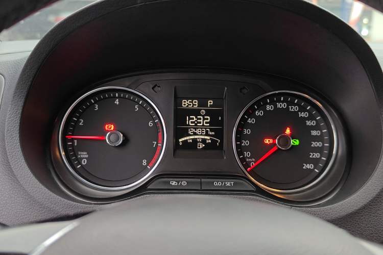 Used Volkswagen Polo 2016 1.6L Automatic Comfort Model
