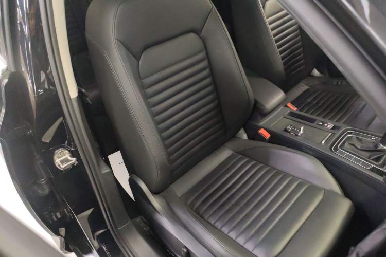 Used Volkswagen Magotan 2019 330TSI DSG Leading Model China VI Standard