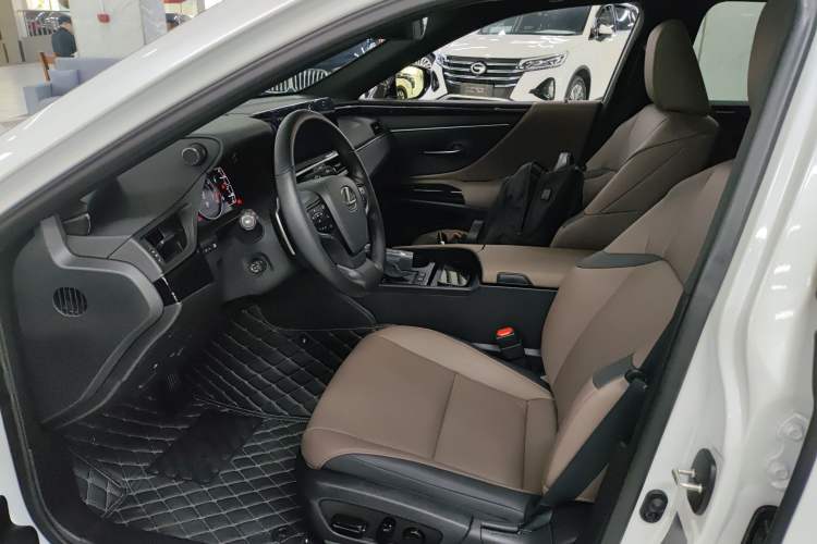 Used Lexus ES 2023 200 Excellence Edition