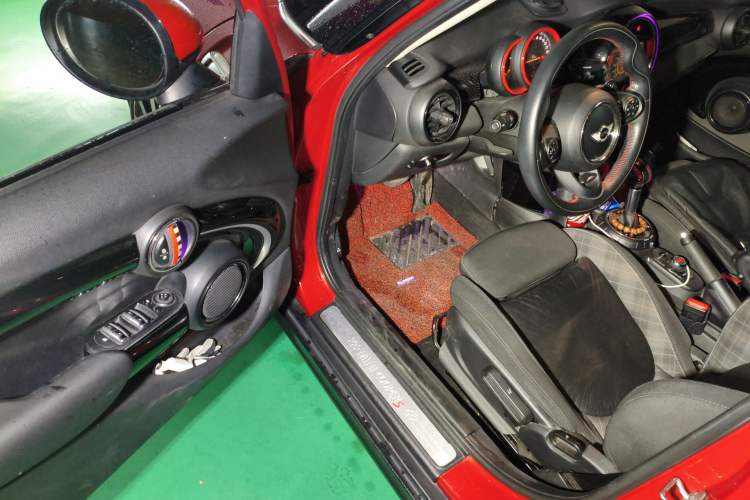 Used  MINI 2016 2.0T COOPER S Five-Door Edition
