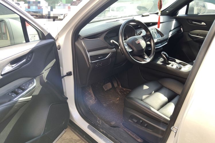 Used Cadillac XT4 2021 28T Two-Wheel Drive Leading Version
