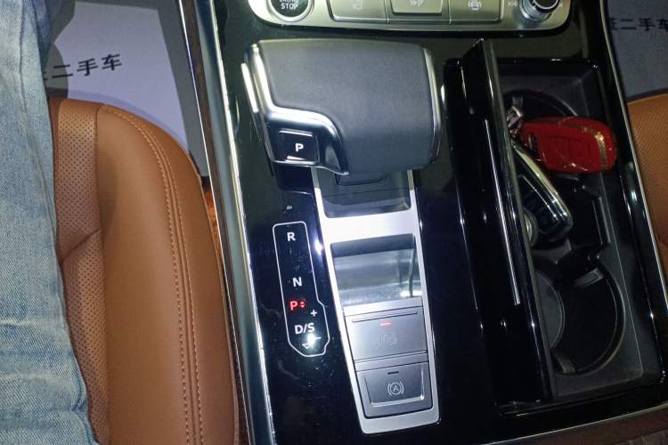 Used Audi Q7 2023 45 TFSI quattro S line Sport model
