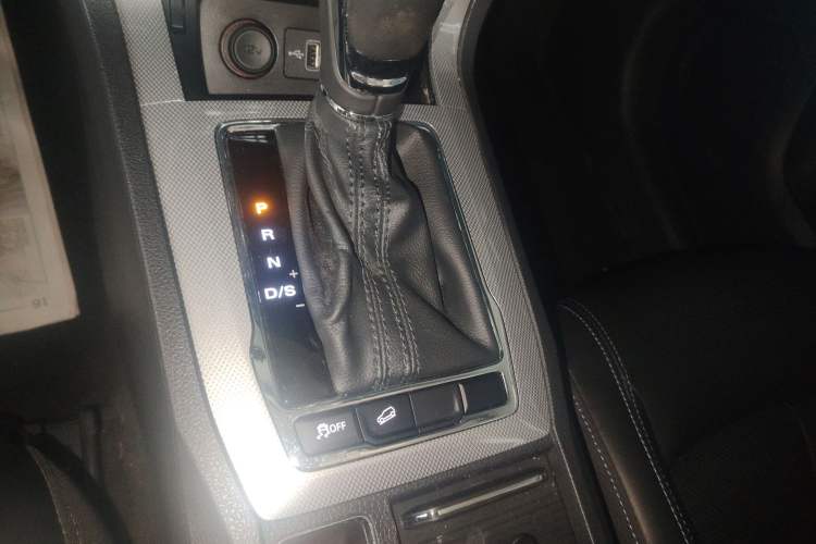 Used Roewe RX5 2020 20T Automatic 4G Connected Million Edition
