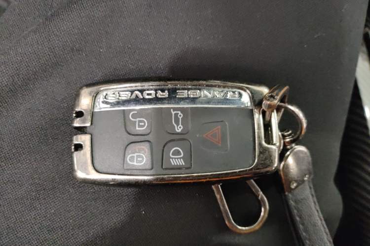 Used Land Rover Discovery Sport 2019 240 PS SE Version China VI Standard
