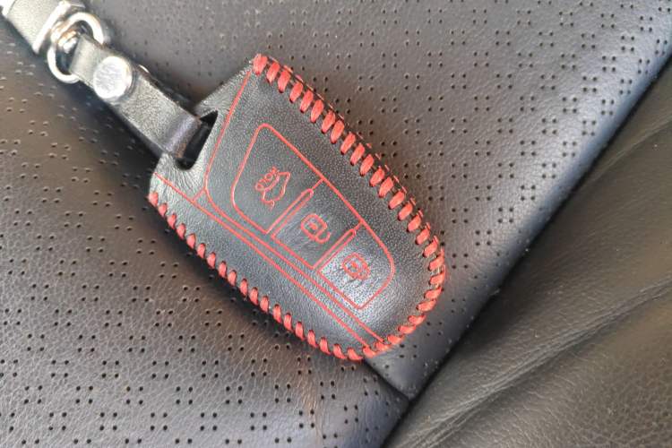 Used Hyundai Santa Fe 2013 2.4L Automatic Two-Wheel Drive Smart Version
